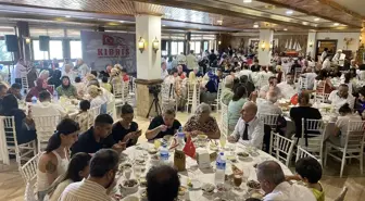 Mersin Büyükşehir Belediyesi, Kıbrıs Barış Harekatı'nın 50. yıl dönümünde şehit aileleri ve gazilere yemek verdi