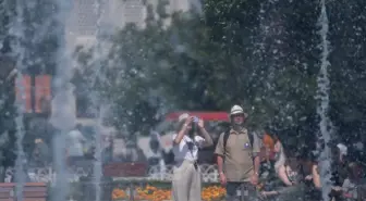 İstanbul'da Sıcak Hava Nedeniyle Denize Akın