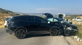 İzmir'in Foça ilçesinde meydana gelen trafik kazalarında 8 kişi yaralandı