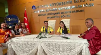 İlkokulda Fenerbahçeli Arkadaşlar Dünya Evine Girdi