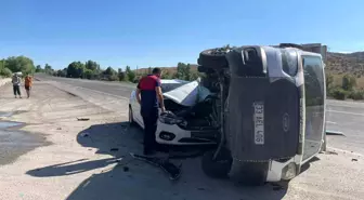 Bingöl-Diyarbakır Karayolunda Trafik Kazası: 2 Kişi Yaralandı