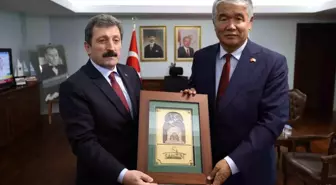 TÜRKSOY Genel Sekreteri Sultan Raev, Samsun'da uluslararası faaliyetler yapmak istediklerini söyledi