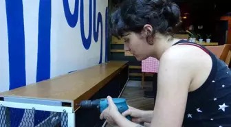 Düzce'de hayalindeki kafeyi açan kadın, kafenin tadilatını kendi yapıyor