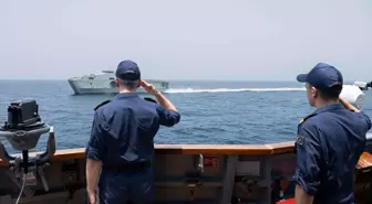 TCG Kınalıada Umman Deniz Kuvvetleri ile eğitimler gerçekleştirdi