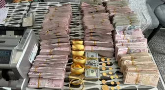 İzmir'de Suç Örgütüne Operasyon: 12 Şüpheli Gözaltına Alındı