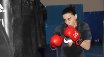 Milli boksör Gizem Özer, Paris 2024'te madalya hedefliyor