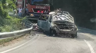 Sinop'un Türkeli ilçesinde araç yangını