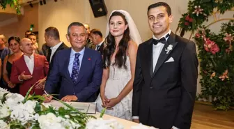 CHP Genel Başkanı Özgür Özel, Gençlik Kolları Genel Başkanının düğün törenine katıldı
