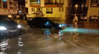 Erfelek'te Sağanak Yağış Hayatı Olumsuz Etkiledi