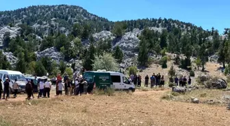 Mersin'de trafik kazasında hayatını kaybeden 17 yaşındaki motosiklet sürücüsü son yolculuğuna uğurlandı