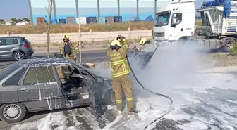 Bandırma'da seyir halindeki otomobil alev aldı