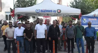 Van'da işten çıkarılan işçiler eylemlerine devam ediyor