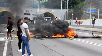 Venezuela'da Muhalefet Destekçileri Seçim Sonrası Sokaklara Döküldü