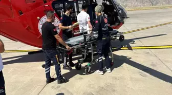 3 yaşındaki çocuk ambulans helikopter ile Elazığ'a sevk edildi