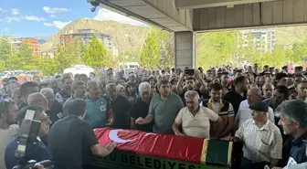 Erzurum'da ambulans kazasında hayatını kaybeden sağlık personelleri son yolculuğuna uğurlandı