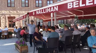 Nallıhan Belediye Başkanı Ertunç Güngör, esnafla buluştu