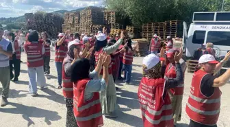 Çatalca'da Polonez Gıda İşçileri İşten Çıkarılmalarını Protesto Ediyor