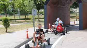 Serdivan Trafik Parkında Çocuklar Sanat, Arkeoloji ve Botanik Atölyelerinde Deneyim Kazanıyor