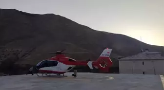 Van'da yüksekten düşen çocuk ambulans helikopterle hastaneye ulaştırıldı