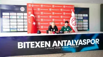 Antalyaspor Teknik Direktörü Alex de Souza: Geçen sezonun üzerine çıkmak istiyoruz