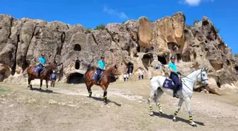 Afyonkarahisar İhsaniye'de Atlı Birlikler Turizm Bölgelerinde Göreve Başladı