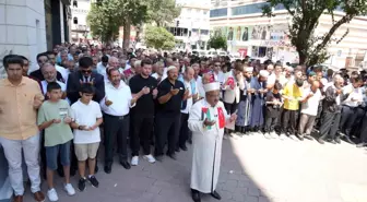 Iğdır'da Cuma namazı sonrası İsmail Haniye için gıyabi cenaze namazı kılındı