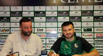 Sakaryaspor, Murat Cem Akpınar'ı yeniden kiraladı