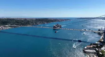 Abdülhamid Han Sondaj Gemisi İstanbul Boğazı'ndan Geçerek Karadeniz'e Yola Çıktı