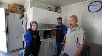 Adıyaman'da afetzedelere portatif su arıtma cihazı dağıtıldı