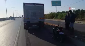 Kamyona arkadan çarpan motosiklet sürücüsü yaralandı