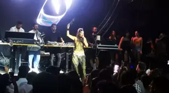 Hande Yener Marmaris'te Sahne Aldı