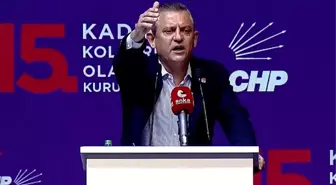 CHP'nin Kadın Kolları kongresinde gergin anlar! Sloganı duyan Özel erkekleri salondan dışarı attırdı