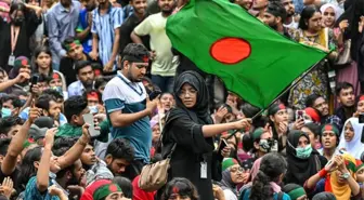 Bangladeş Başbakanı Şeyh Hasina İstifa Etti