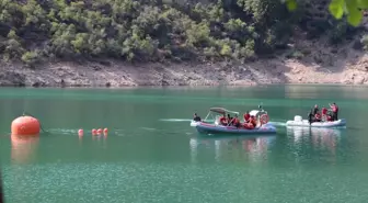 Adana'da düşen helikopter gölde bulundu