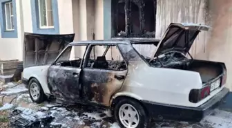 Kahramanmaraş'ta Park Halindeki Otomobilde Yangın Çıktı