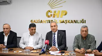 CHP Genel Başkan Yardımcısı Suat Özçağdaş, Gaziantep'te partisinin il başkanlığını ziyaret etti