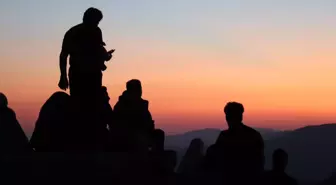 Doğu-Batı Dostluk ve İpek Yolu Rallisi'nde Sporcular Nemrut Dağı'na Ulaştı