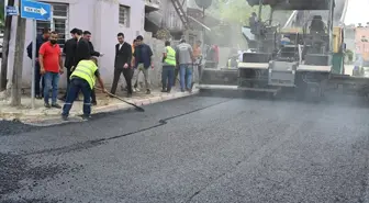 Kadirli Belediyesi Cadde ve Sokaklarda Asfaltlama Çalışmalarına Devam Ediyor