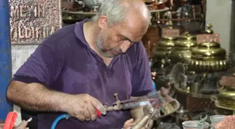 Bakır Ustası İnan Yıldırım, Baba Mesleğini Yaşatıyor