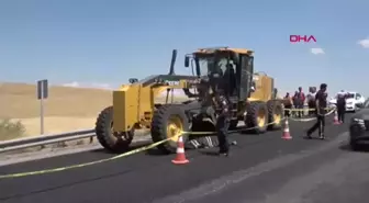 Asfalt çalışmasında greyderin altında kalan işçi öldü