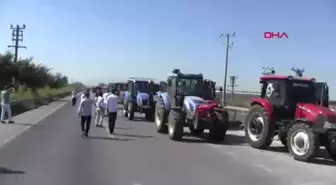 Çiftçiler Bursa-Balıkesir yolunu traktörleriyle kapattı