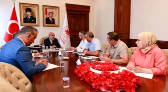 Bursa Valisi Mahmut Demirtaş, çiftçilerle zincir market temsilcilerini buluşturdu