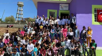İzmir Depremiyle Hayatını Kaybeden İkizlerin Annesi Kütüphane Açtı