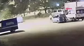 Eskişehir'de Ruhsatsız İş Yeri Mühürlendi, Zabıta Aracının Lastikleri Kesildi