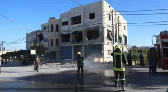İsrail Güçleri Filistinli'nin Evini Yıktı
