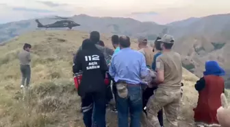Bingöl'de hayvan otlatırken kayalıklardan düşen kadın kurtarıldı