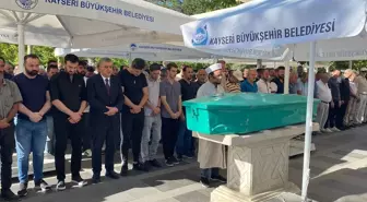 Kayseri'de silahlı kavga sonucu öldürülen kişinin cenazesi defnedildi