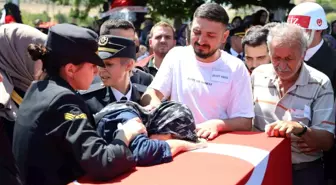 Pençe-Kilit Harekat Bölgesi'nde şehit olan Piyade Astsubay Çavuş Habip Murat Alp'in cenazesi Kırşehir'de defnedildi