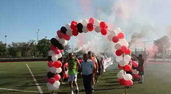 Ahlat'ta 4. Şöhretler Futbol Turnuvası düzenlendi