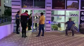 Çorum'da tütüncü dükkanına bıçakla saldıran kişi silahla yaralandı